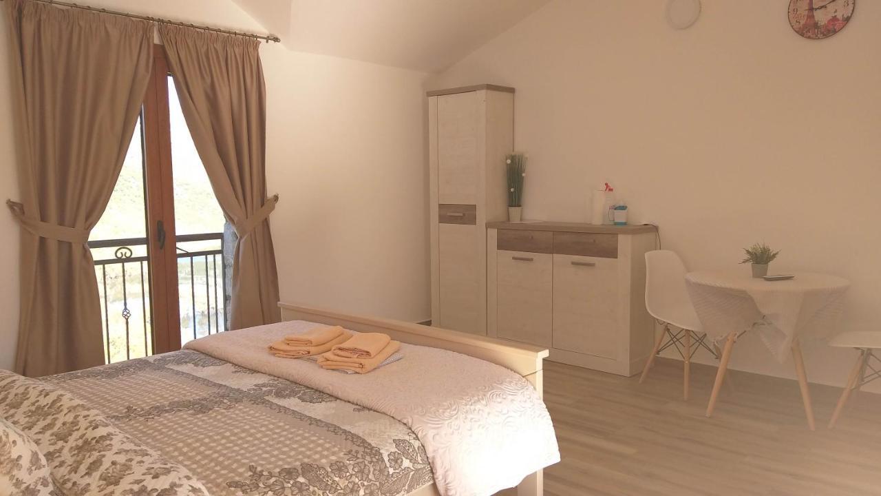 Village House - Novak Rijecani Rijeka Crnojevića Eksteriør billede