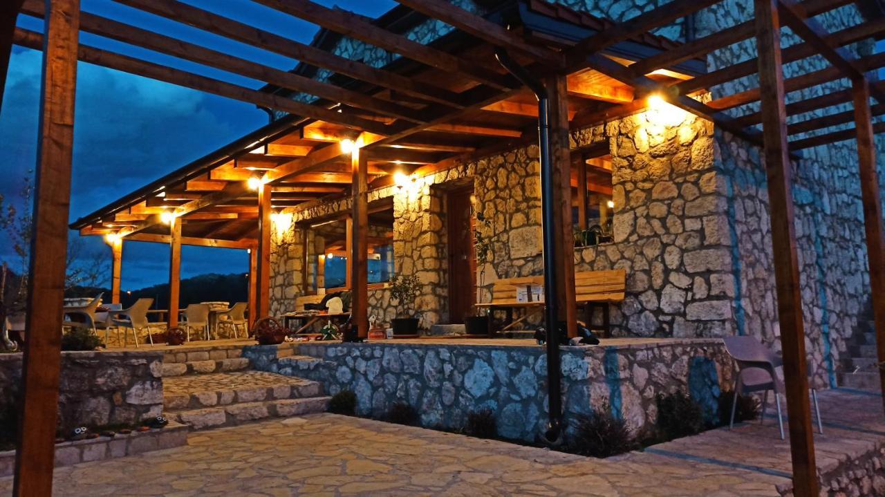 Village House - Novak Rijecani Rijeka Crnojevića Eksteriør billede
